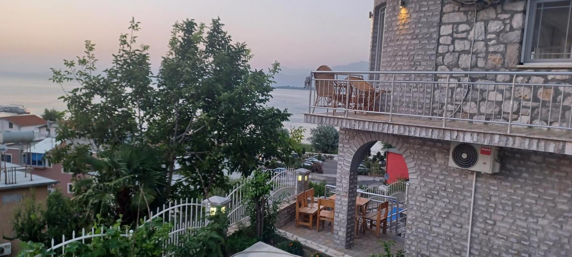 Hyka Stone House Shkoder Bed & Breakfast Bagian luar foto