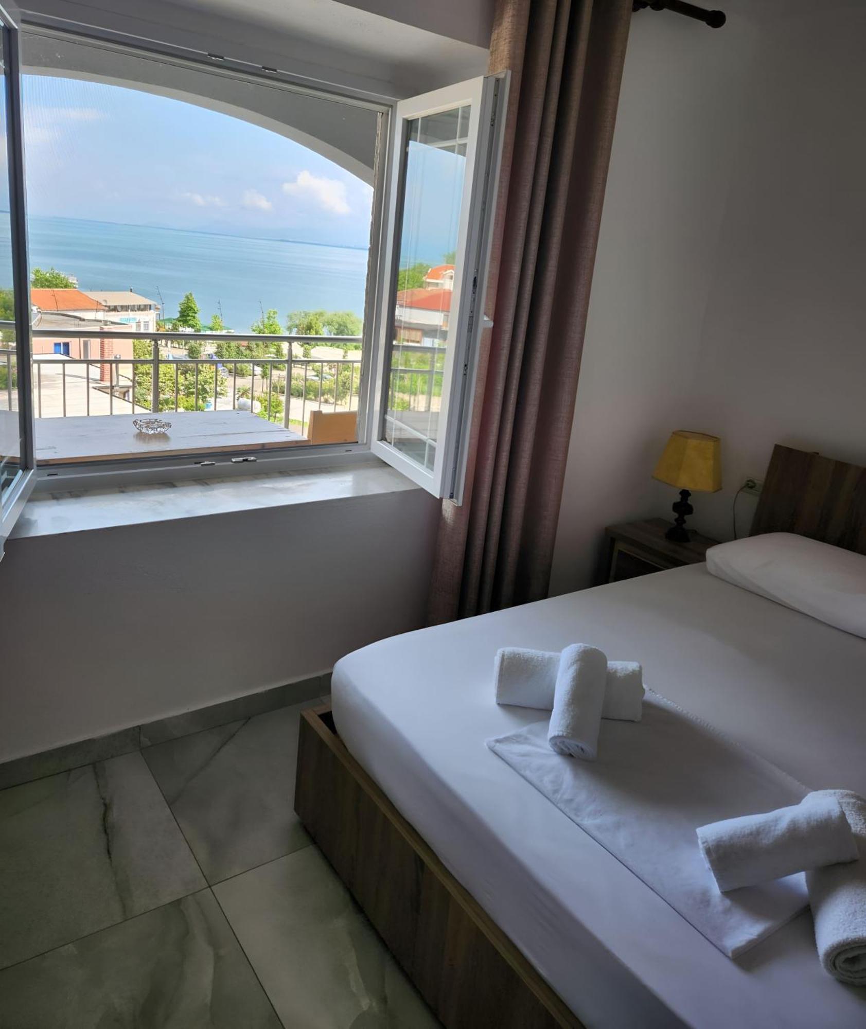 Hyka Stone House Shkoder Bed & Breakfast Bagian luar foto