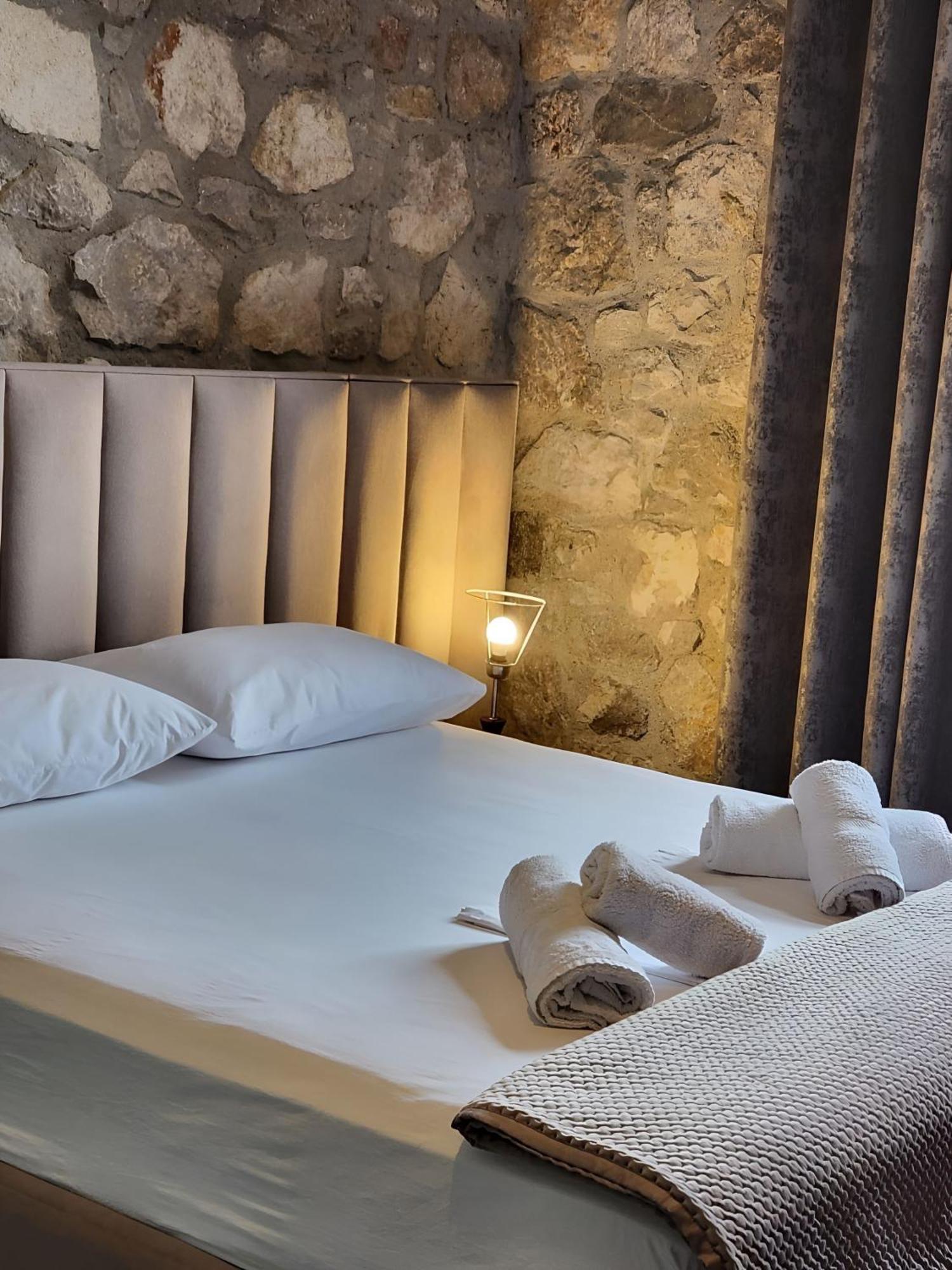 Hyka Stone House Shkoder Bed & Breakfast Bagian luar foto